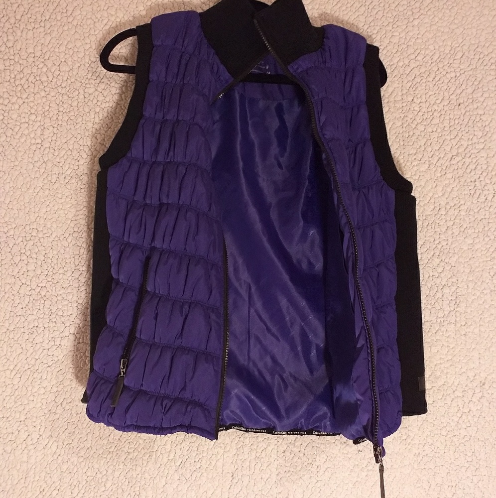 Calvin Klein Performance Vest - Picture 3 of 5